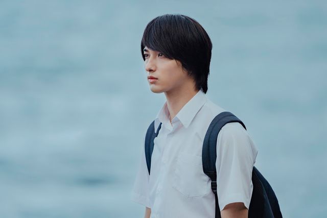 黒髪もカッコいい！横浜流星主演『いなくなれ、群青』場面写真（2枚目）