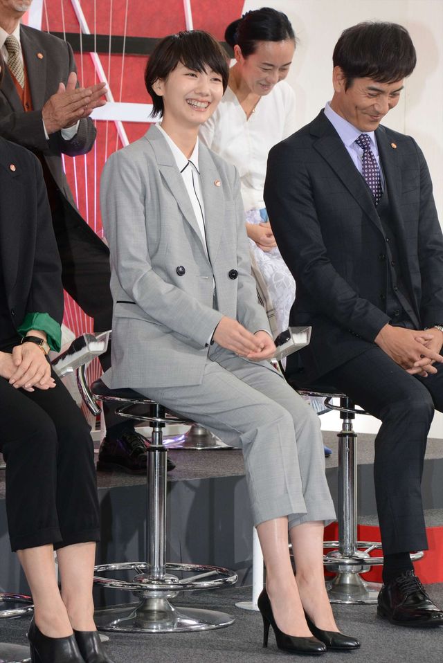 女性バディが活躍する刑事ドラマ！波瑠＆鈴木京香ら「未解決の女　警視庁文書捜査官」会見（11枚目）