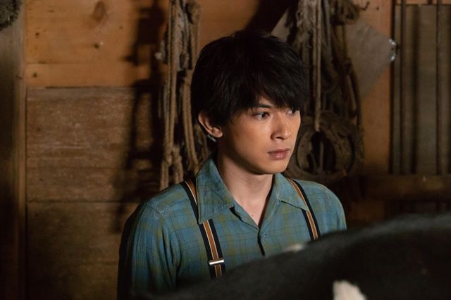 【5枚】“美の暴力”と話題の天陽くん＝吉沢亮（2枚目）