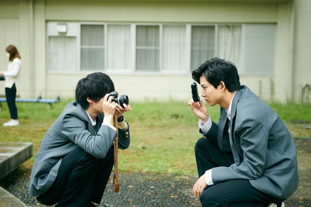 青春～！鈴鹿央士＆久保田紗友『ホリミヤ』オフショット（6枚目）