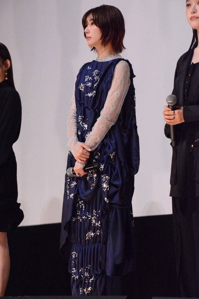 櫻坂46・藤吉夏鈴ら登壇！『新米記者トロッ子　私がやらねば誰がやる！』公開記念舞台あいさつ（5枚目）