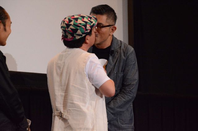 東出昌大、ダチョウ倶楽部とヤー！“熱々おでん”にも挑戦…フォトギャラリー（9枚目）