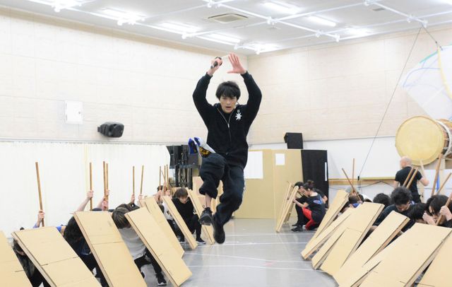 新田真剣佑、肉体美＆圧巻のパフォーマンス！「星の大地に降る涙 THE MUSICAL」稽古場会見（8枚目）