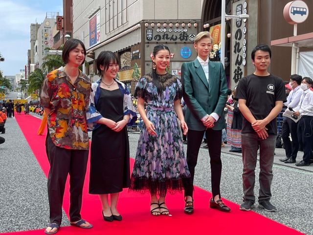 AKB48武藤十夢、中西悠綺、長澤樹ら華々しく登場！第14回沖縄国際映画祭レッドカーペットの様子（10枚目）