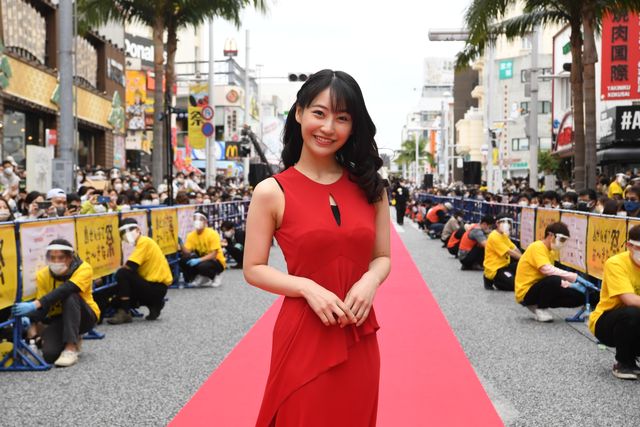 AKB48武藤十夢、中西悠綺、長澤樹ら華々しく登場！第14回沖縄国際映画祭レッドカーペットの様子（12枚目）