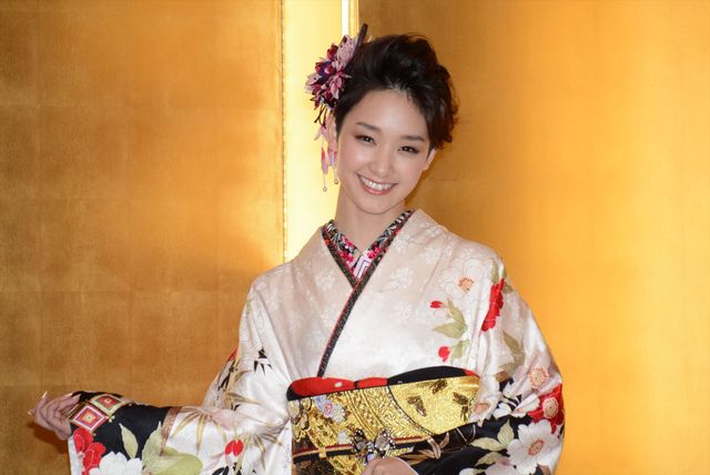 武井咲＆剛力彩芽らオスカー女優11名、恒例の晴れ着披露！フォトギャラリー（5枚目）