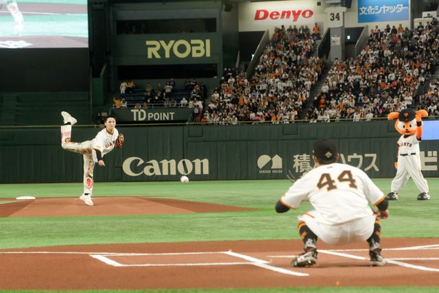 JO1川西拓実、球速125キロで圧巻のピッチング！映画『バジーノイズ』始球式＆囲み取材：フォトギャラリー