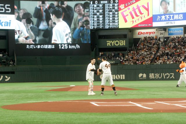 JO1川西拓実、球速125キロで圧巻のピッチング！映画『バジーノイズ』始球式＆囲み取材（8枚目）