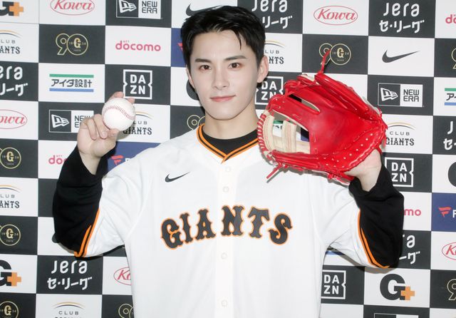 JO1川西拓実、球速125キロで圧巻のピッチング！映画『バジーノイズ』始球式＆囲み取材（10枚目）