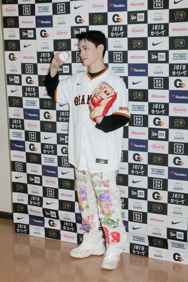 JO1川西拓実、球速125キロで圧巻のピッチング！映画『バジーノイズ』始球式＆囲み取材（11枚目）