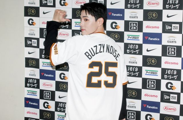 JO1川西拓実、球速125キロで圧巻のピッチング！映画『バジーノイズ』始球式＆囲み取材（12枚目）