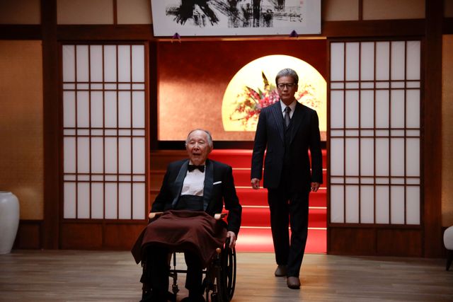 5億円の借金…唐沢寿明主演「プライベートバンカー」第1話より（7枚目）