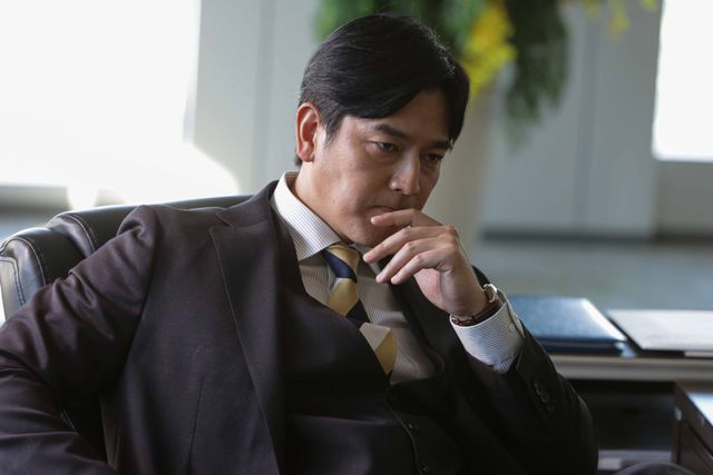 5億円の借金…唐沢寿明主演「プライベートバンカー」第1話より（12枚目）