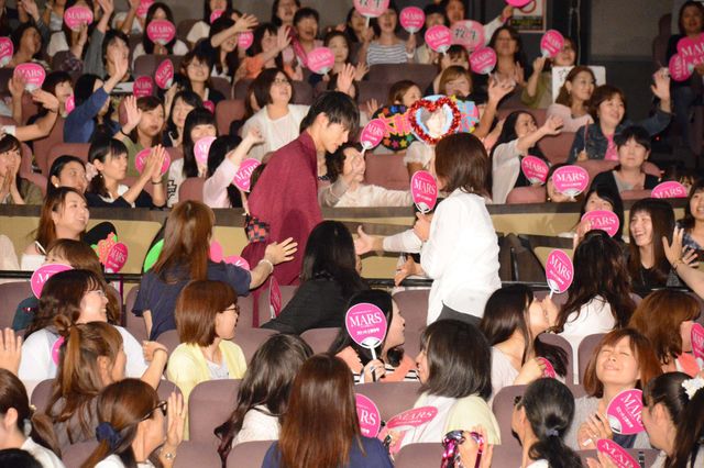 藤ヶ谷太輔＆窪田正孝＆横尾渉は三角関係!?映画『MARS～ただ、君を愛してる～』大ヒット御礼舞台あいさつフォトギャラリー（2枚目）