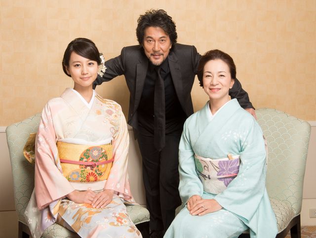 （左から）堀北真希、役所広司、原田美枝子