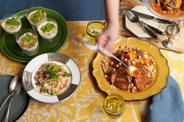 沢尻エリカの美人母・沢尻リラさんの初レシピブック「沢尻リラさんの家庭でつくる地中海料理」（3枚目）