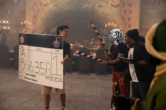 「ONE PIECE」尾田栄一郎、実写版ビビ＆ロビンと対面！シーズン2現場訪問の様子（5枚目）