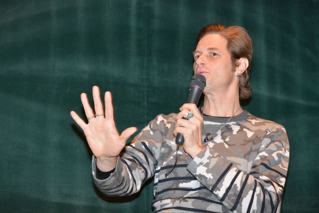 セイン・カミュ、幼少期の戦争体験を語り「日本はなんて平和な国なんだ」としみじみ　画像ギャラリー（6枚目）