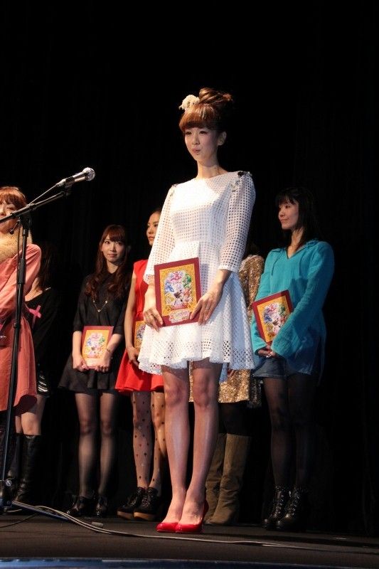 ほしのママ、Fカップで母乳育児も奮闘中。娘の芸能界進出に三浦パパは否定的　画像ギャラリー（2枚目）