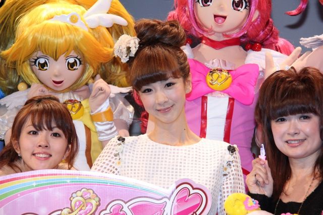 ほしのママ、Fカップで母乳育児も奮闘中。娘の芸能界進出に三浦パパは否定的　画像ギャラリー（4枚目）