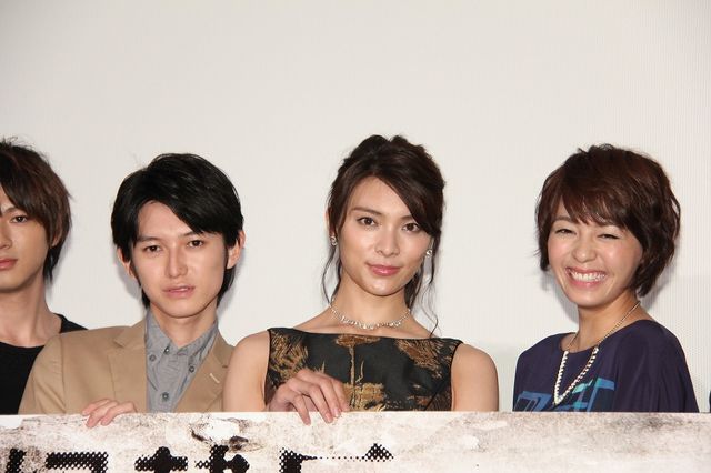 秋元才加、奴隷が欲しい！映画『奴隷区 僕と23人の奴隷』初日舞台あいさつフォトギャラリー（6枚目）