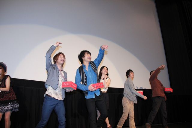 ゴーカイジャーの小澤&池田&清水が豆まきでヒット祈願　画像ギャラリー（2枚目）