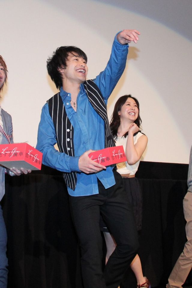 ゴーカイジャーの小澤&池田&清水が豆まきでヒット祈願　画像ギャラリー（18枚目）