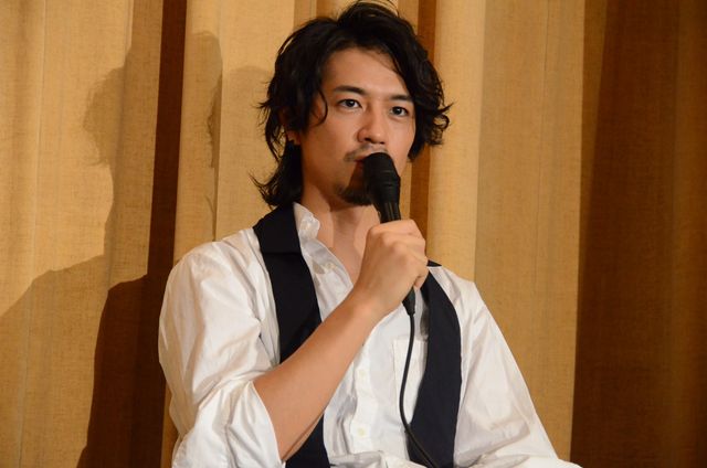 斎藤工 出演作『団地』と『高台家の人々』2作がダジャレで結ばれたと満面　画像ギャラリー（12枚目）