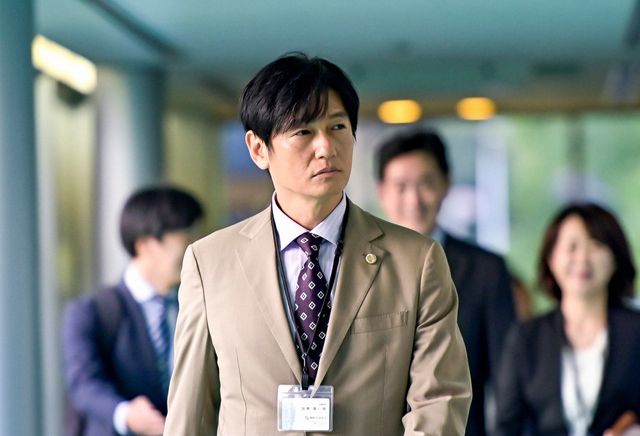 松下洸平、井浦新、津田健次郎ら魅惑のキャラが大渋滞…「最愛」2話場面写真（2枚目）