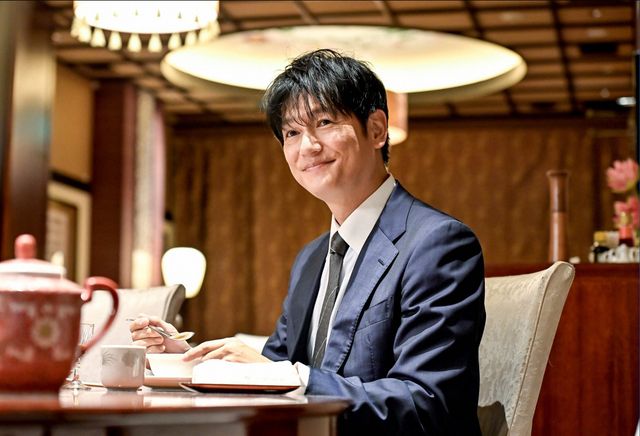 松下洸平、井浦新、津田健次郎ら魅惑のキャラが大渋滞…「最愛」2話場面写真（4枚目）