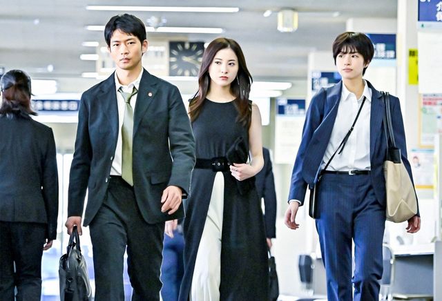 松下洸平、井浦新、津田健次郎ら魅惑のキャラが大渋滞…「最愛」2話場面写真（8枚目）