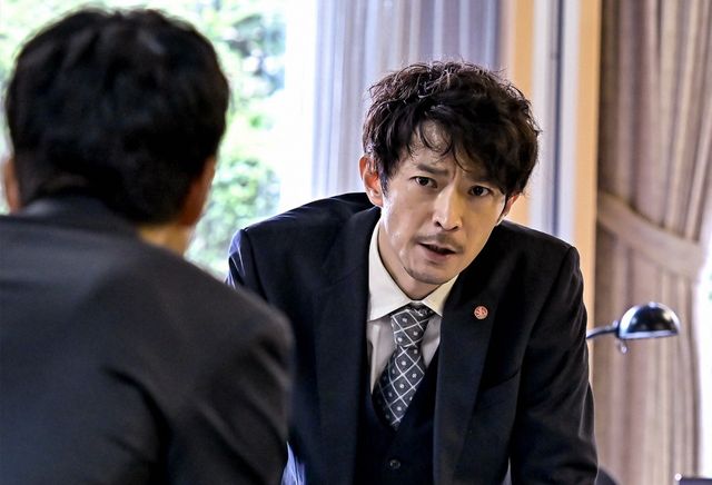 松下洸平、井浦新、津田健次郎ら魅惑のキャラが大渋滞…「最愛」2話場面写真（9枚目）