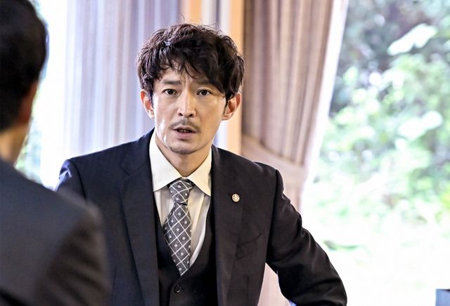 松下洸平、井浦新、津田健次郎ら魅惑のキャラが大渋滞…「最愛」2話場面写真（11枚目）