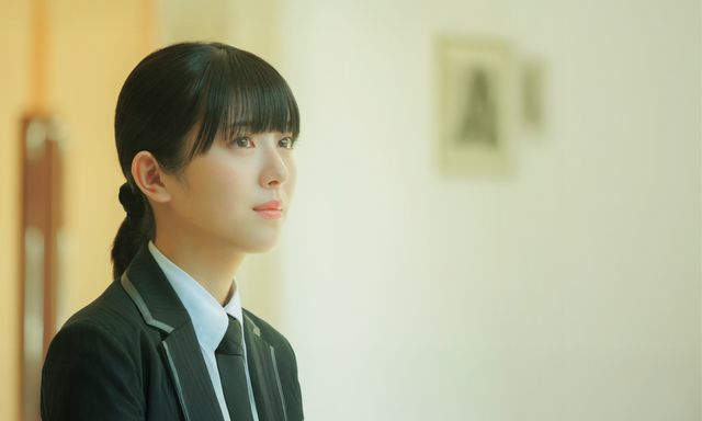 真剣なまなざしで「納棺の儀」を執り行う目黒蓮！『ほどなく、お別れです』場面カット（2枚目）