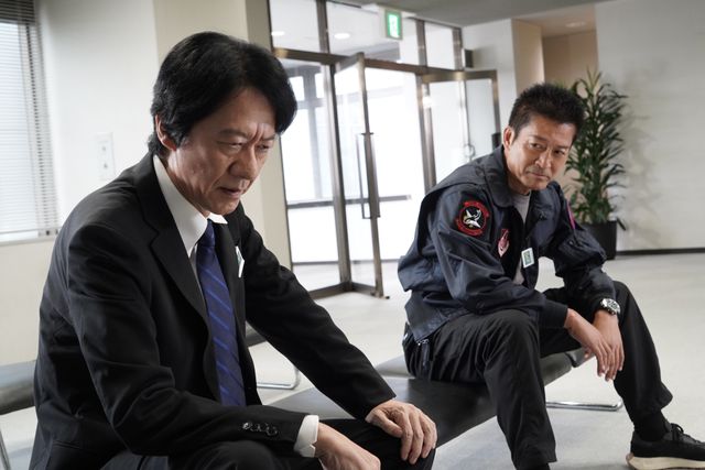 「え」「つ」と読める血文字の意味は…「相棒season21」第8話（4枚目）