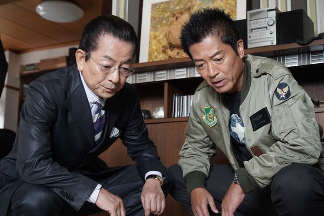 「え」「つ」と読める血文字の意味は…「相棒season21」第8話（7枚目）