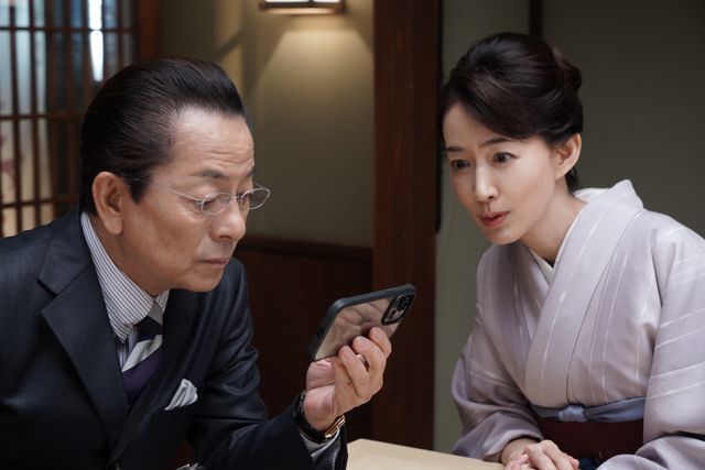 「え」「つ」と読める血文字の意味は…「相棒season21」第8話（8枚目）