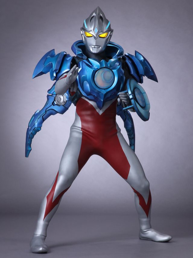 「ウルトラマンアーク」は剣＆鎧で戦う！アークアイソード＆アークアーマービジュアル：フォトギャラリー