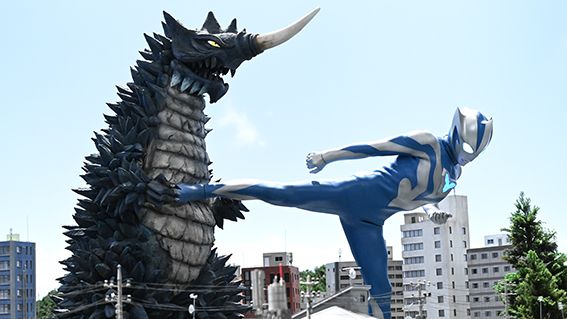 「ウルトラマンテオ」破壊暴竜デスドラゴに挑む！10月放送回の場面写真（3枚目）