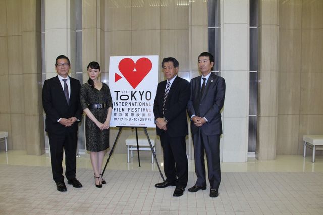 栗山千明が猪瀬東京都知事を表敬訪問！フォトギャラリー（5枚目）