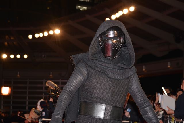 『スター・ウォーズ／最後のジェダイ』キャスト陣来日！レッドカーペットでファンサービス!!（2枚目）