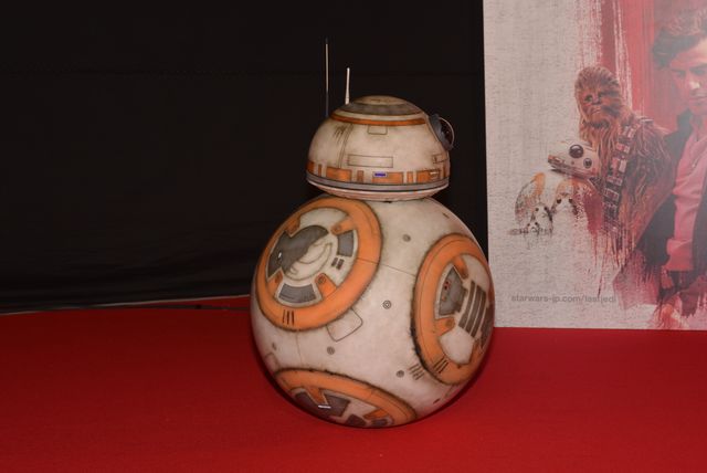 『スター・ウォーズ／最後のジェダイ』キャスト陣来日！レッドカーペットでファンサービス!!（18枚目）