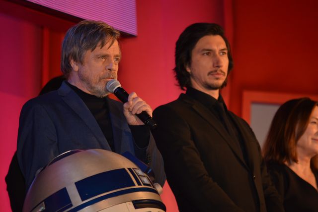 『スター・ウォーズ／最後のジェダイ』キャスト陣来日！レッドカーペットでファンサービス!!（23枚目）