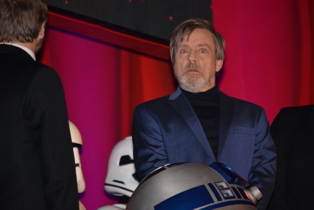 『スター・ウォーズ／最後のジェダイ』キャスト陣来日！レッドカーペットでファンサービス!!（24枚目）