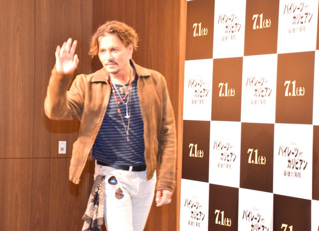 全身＆バックショットも！来日したジョニー・デップWEB合同取材フォトギャラリー（3枚目）