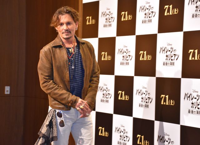 全身＆バックショットも！来日したジョニー・デップWEB合同取材フォトギャラリー（4枚目）