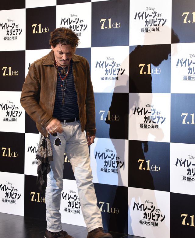 全身＆バックショットも！来日したジョニー・デップWEB合同取材フォトギャラリー（15枚目）