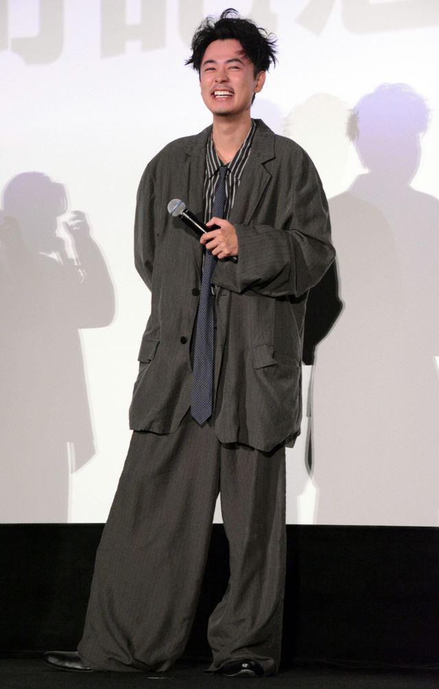 成田凌・中村映里子・森田剛・竹中直人の個性が光る全身ショットも！映画『雨の中の慾情』公開記念舞台あいさつ：フォトギャラリー