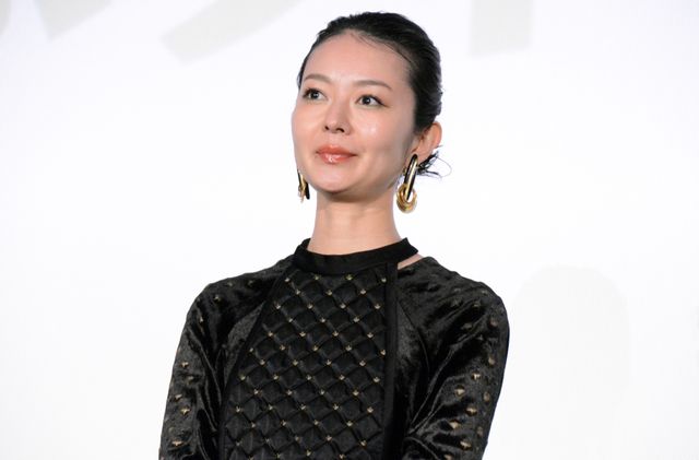 成田凌・中村映里子・森田剛・竹中直人の個性が光る全身ショットも！映画『雨の中の慾情』公開記念舞台あいさつ（9枚目）