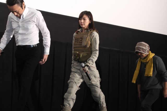 真野恵里菜のキュートな隊員服姿！フォトギャラリー（4枚目）